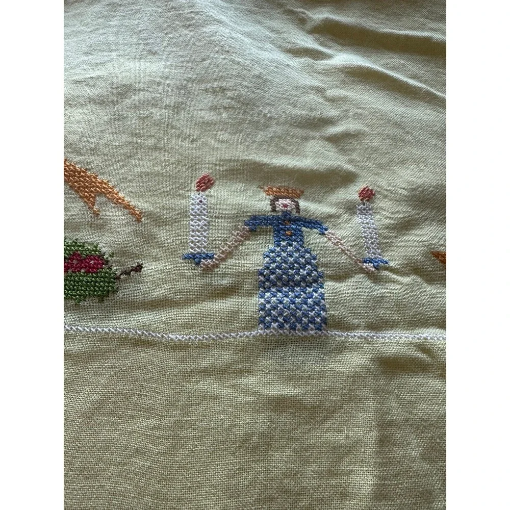 60's Vintage Hand Embroidered Cross Stitched Christmas Table Cloth with Napkins
